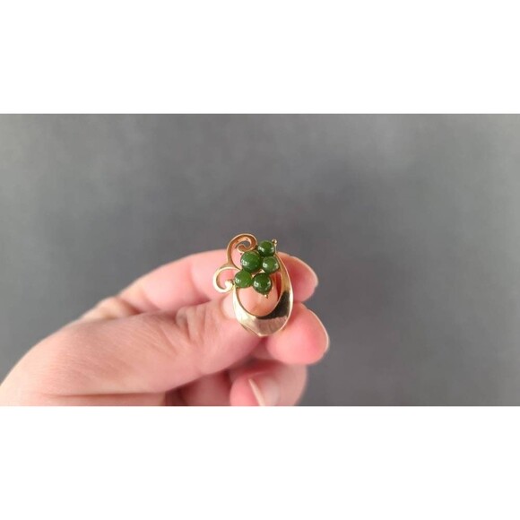 Vintage Green Glass and Gold Tone Metal Brooch - Picture 2 of 10